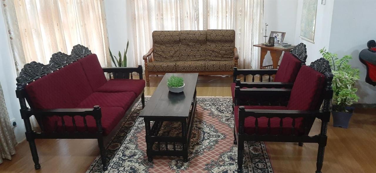 Treasure House Tourist Rest Hotel Anuradhapura Bagian luar foto