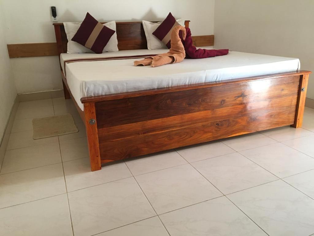 Treasure House Tourist Rest Hotel Anuradhapura Bagian luar foto