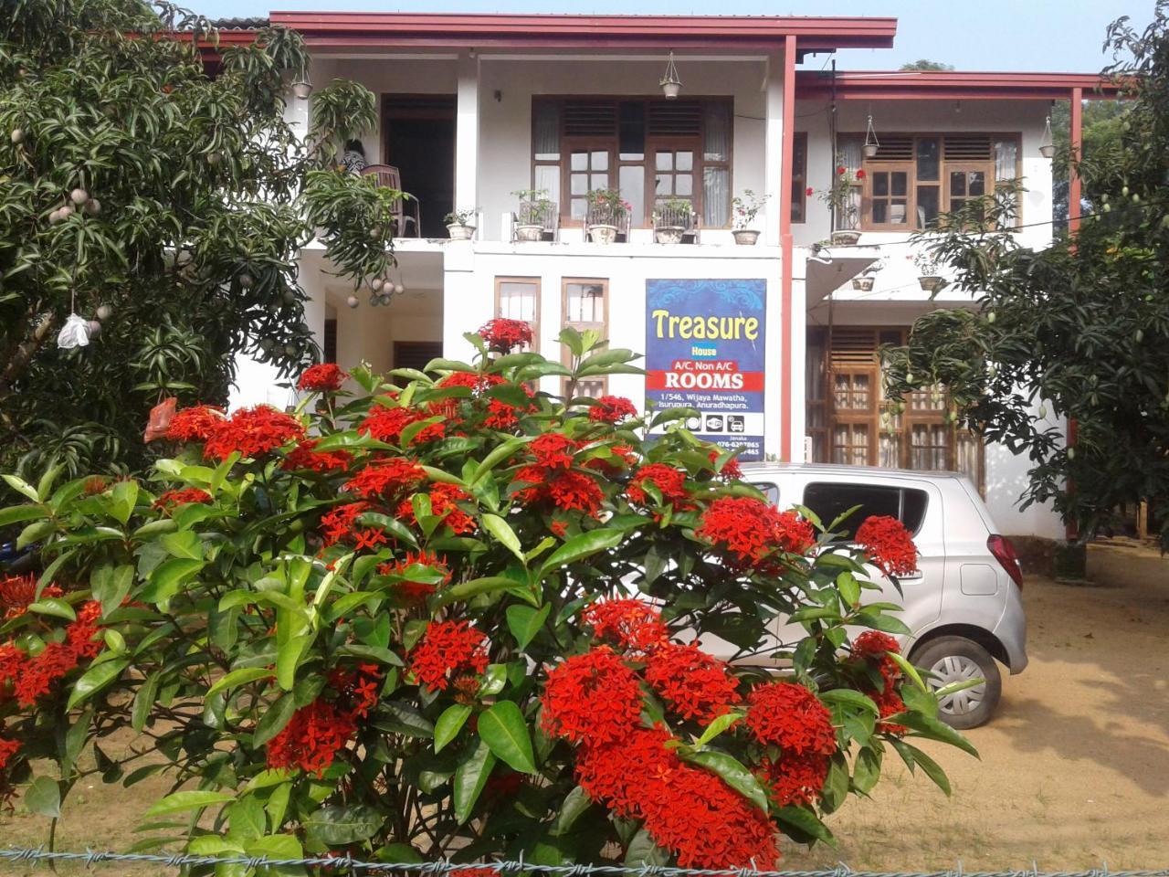 Treasure House Tourist Rest Hotel Anuradhapura Bagian luar foto